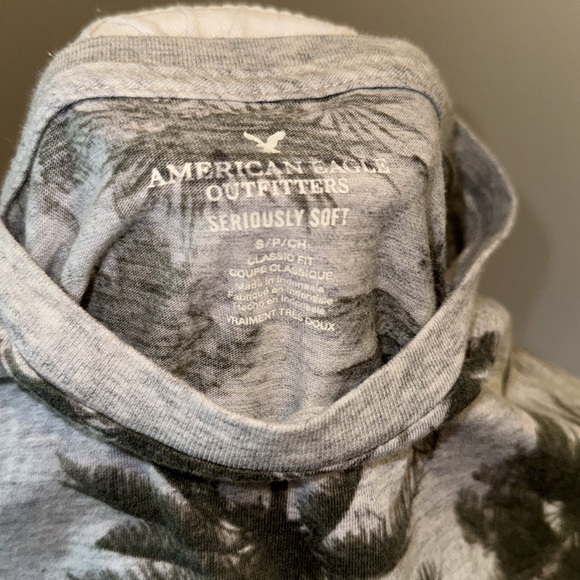 NEW American Eagle Seriously Soft Tropical TShirt - Picture 4 of 4
